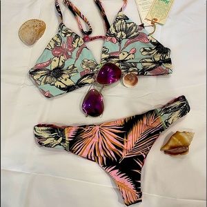 Cute Nordstrom Reversible Bikini with tags